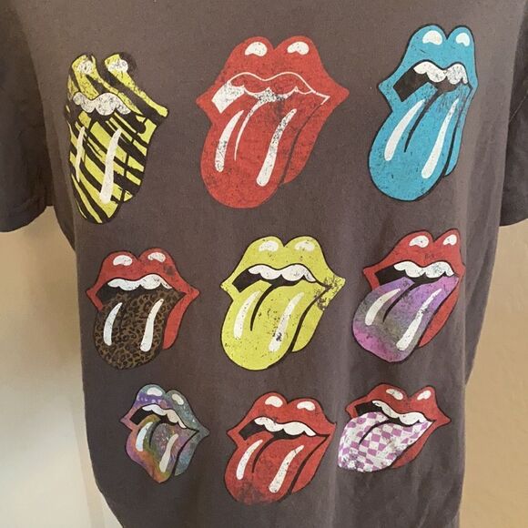 The Rolling Stones Gray Distressed Lips Graphic Shirt - Picture 4 of 7